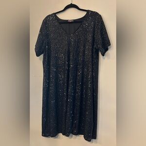 Vince Camuto 2X V-Neck Short-Sleeve Sequin Dress